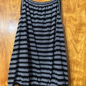 Max Studio Black and White Size L